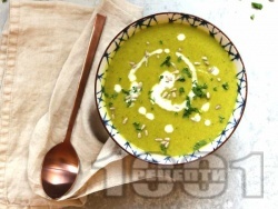 Ароматна вегетарианска крем супа от броколи, праз, картофи и джинджифил - снимка на рецептата